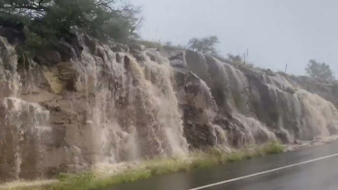 Flash flooding after monsoons unleash in Arizona