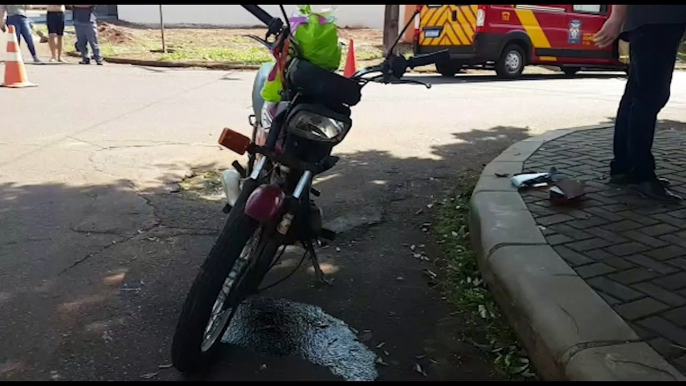 Jovem tem lesões graves após se envolver em colisão com carro no Pioneiros Catarinenses