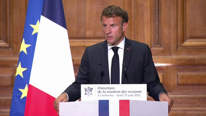 Emmanuel Macron annonce la création d'un "fonds d'innovation pédagogique" de 500 millions d'euros