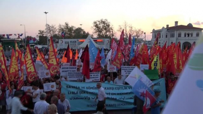 Son dakika haber: Kadıköy'deki 1 Eylül Dünya Barış Günü Eylemi Öncesinde "Barış Anneleri" ve Çok Sayıda Kişi Gözaltına Alındı