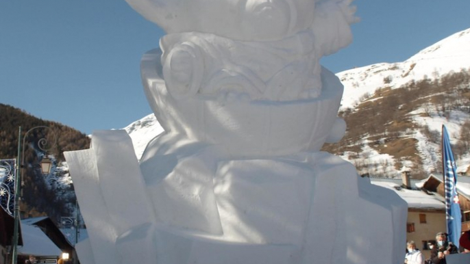 Trois Français remportent un concours international de sculpture sur neige