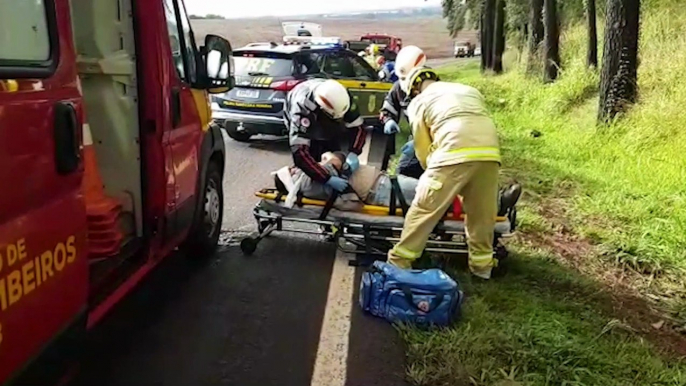 Conforme Corpo de Bombeiros, forte impacto trouxe preocupação com lesões na coluna das vítimas