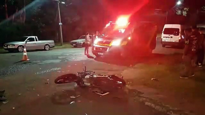 Motociclista tem suspeita de fratura no tornozelo após colisão de trânsito na Região do Lago