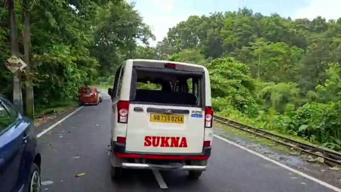 ব্যবসায়িক সম্পর্কের বাইরে যাত্রীদের সঙ্গে সুসম্পর্ক রক্ষা শিলিগুড়ি সিটি অটোচালকের| Oneindia Bengali