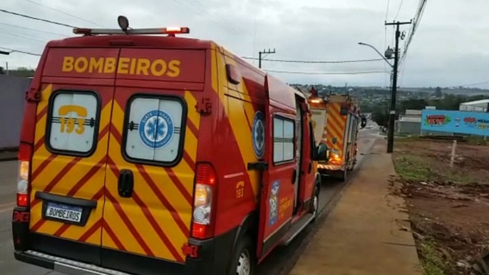 Homem fica ferido ao cair em fosso de seis metros de profundidade em prédio abandonado na Rua Jacarezinho, no Bairro Brasília