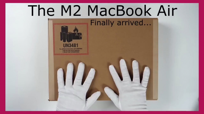 Apple MacBook Air M2 unboxing