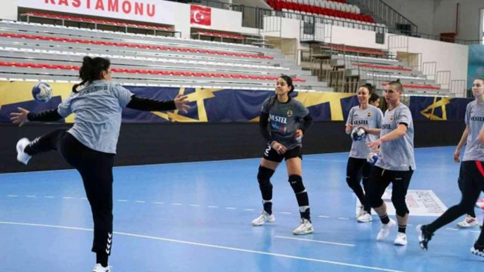 Kastamonu spor haberleri... Kastamonu Belediyespor, Şampiyonlar Ligi maçı hazırlıklarına başladı