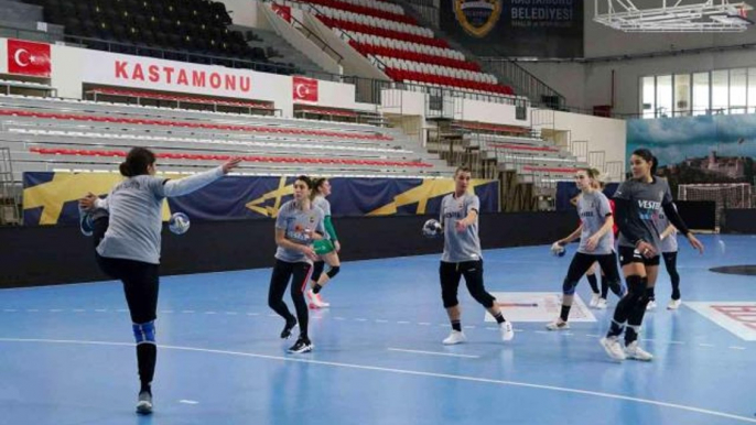 Kastamonu haberleri | EHF Şampiyonlar Ligi'nde ilk galibiyetini alan Kastamonu Belediyediyespor, Esbjerg maçı hazırlıklarını sürdürüyor