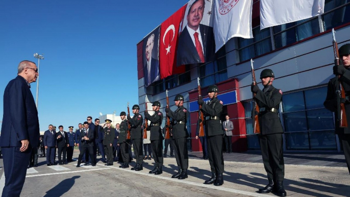 CHP’den afiş tepkisi: Bu para nereden çıkıyor?