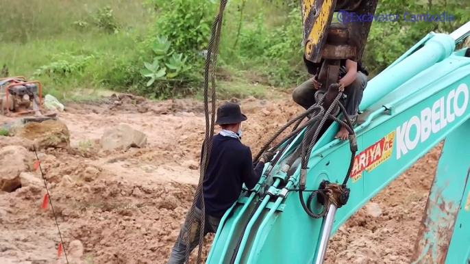 12.Amazing That Double Crane Use His Power Recovery Excavator fail Sink In Deep Hole Successfully