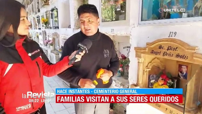 Entre rezos y flores, familias cochabambinas despiden a sus seres queridos en los cementerios