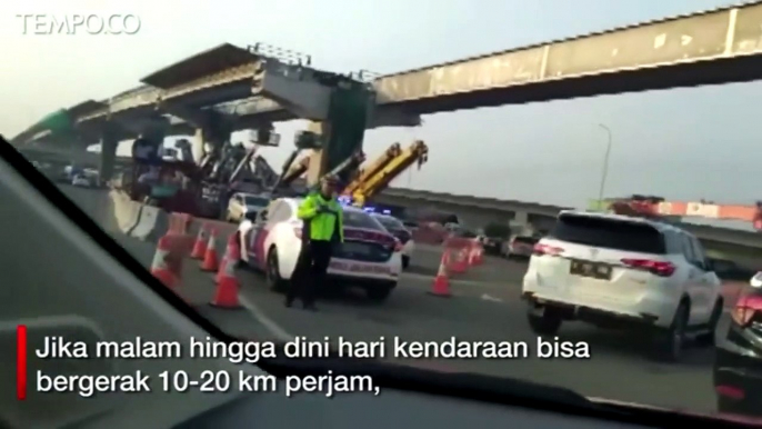 Urai Kemacetan Tol Cikampek, Contraflow Dibuka Sejak Cikarang