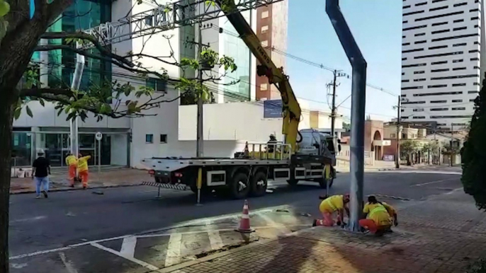 Sinalização de radar de 40 km/h é instalada na Rua Minas Gerais