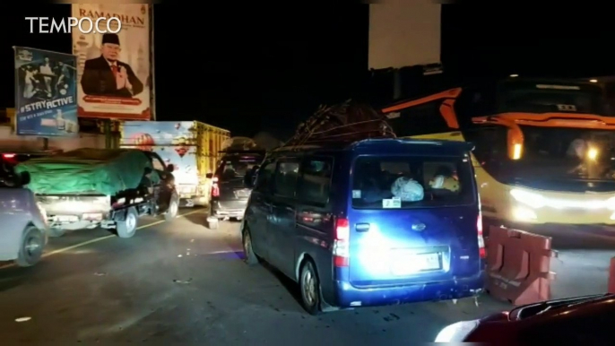 Simpang Jomin Padat, Didominasi Kendaraan Pribadi dan Sepeda Motor