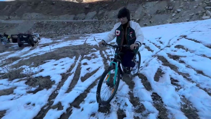 Snow Mein Cycle Chala Di | saurav joshi vlogs | saurav joshi blog |