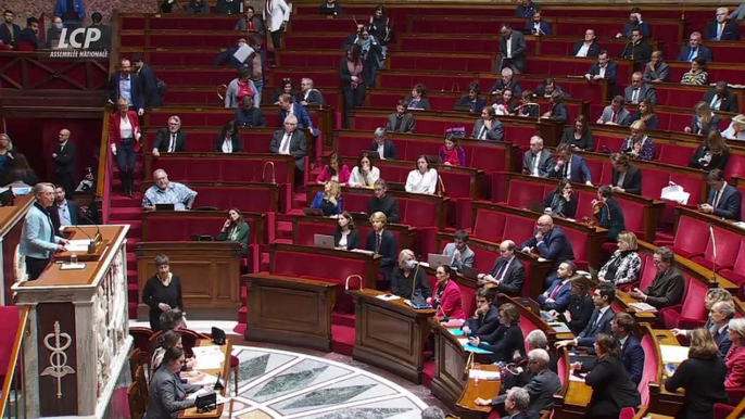 "Nous devons nous assurer que notre Sécurité sociale dispose des moyens nécessaires pour accomplir sa mission : protéger les Français", déclare Elisabeth Borne , alors que des députés de la Nupes quittent l'Hémicycle.