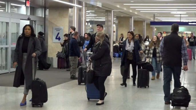 Winter storm leaves passengers stranded in Minnesota amid canceled flights