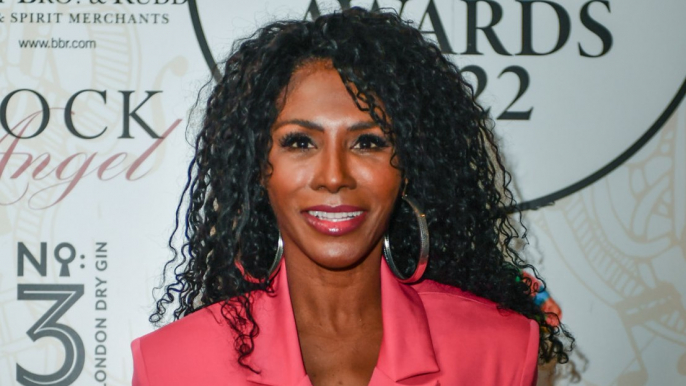 A Sinitta le encanta pasar la Navidad con Simon Cowell