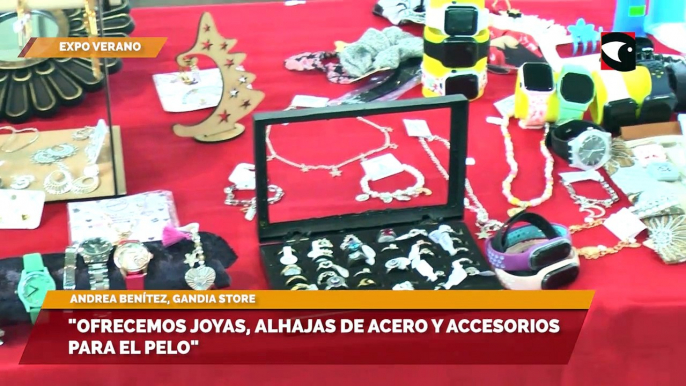 "Ofrecemos joyas, alhajas de acero y accesorios para el pelo"