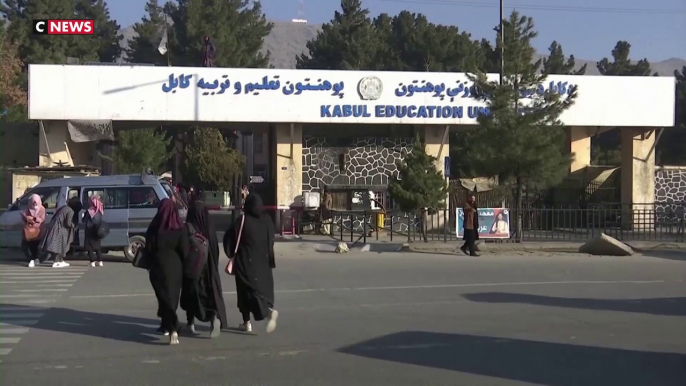 Afghanistan : les talibans interdisent aux femmes d’accéder aux universités
