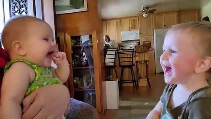 Funniest_Baby_Videos_of_the_Week_-_Try_Not_To_Laugh(360p)