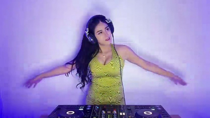 DJ BUKAN CINTA 1 ATAU 2 REMIX FULL BASS VIRAL TIKTOK TERBARU 2022 INI BUKAN CERITA CINTA 1 ATAU 2