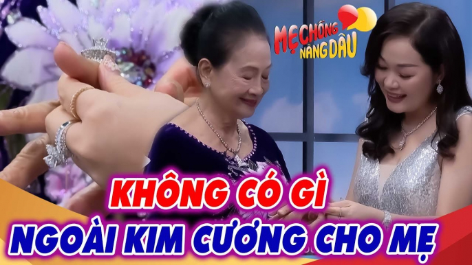 Thương mẹ chồng quá VẤT VẢ nàng dâu tặng KIM CƯƠNG nặng trịch khiến 2 MC xúc động _ Chuyện MCND