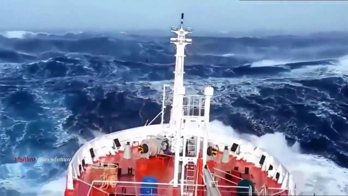 BIG SHIPS IN BIG WAVES STORM COMPILATION  - EXTREME MONSTER WAVES