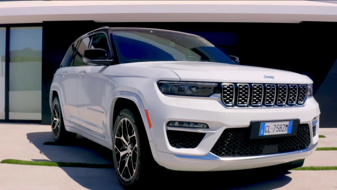 Jeep Grand Cherokee 4Xe Interior Trailer