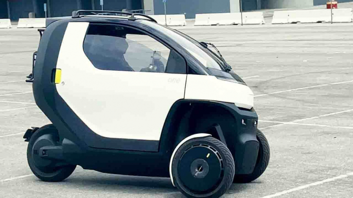 This electric-motorbike-meets-car is coming to American cities in 2023