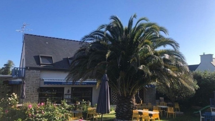 En Bretagne, il porte plainte contre la crêperie voisine à cause de l'odeur des crêpes