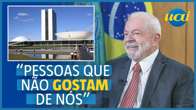 "Minha base é 513 deputados + 81 senadores", diz Lula