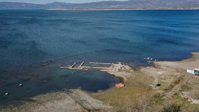 İznik Gölü’nün bazı bölümlerinde su çekilmesi 100 metreye ulaştı