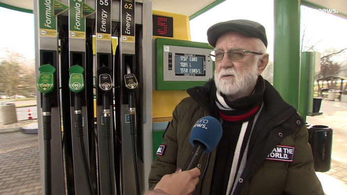 Hungarian motorists buy petrol in Slovakia and Romania to save money