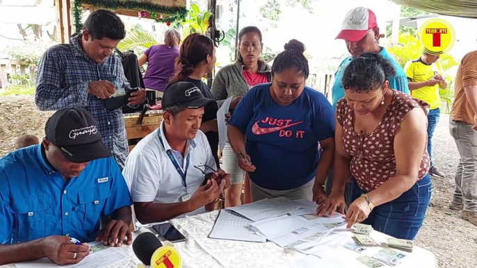 AGRICULTORES DEL KM 14 VÍA A NARANJAL SATISFECHOS CON LA GESTIÓN DE LA PREFECTA DEL GUAYAS SUSANA GONZÁLEZ