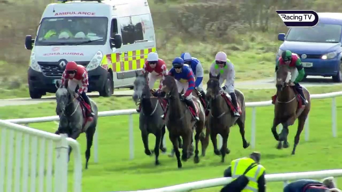 Horse racing,FIL DOR bounces back to form to foil Sharjah in the Red Mills Trial Hurdle at Gowran Park