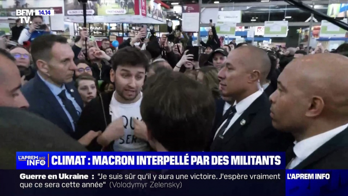 Incident : Au Salon de l'agriculture, Emmanuel Macron agacé par un militant écolo qui l'interpelle et refuse d'écouter ses réponses : ""Je suis élu par le peuple français, vous êtes élus par qui ?"