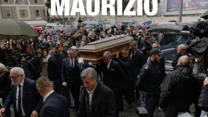 Funerali Maurizio Costanzo: tantissime persone per l'addio al conduttore