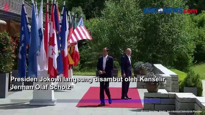 Inilah Momen Joe Biden Rangkul Presiden Jokowi dalam Sesi Foto di KTT G7 Jerman