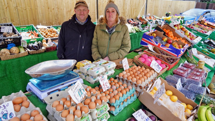 Shoppers flock to Mansfield pub car park with launch of community stalls