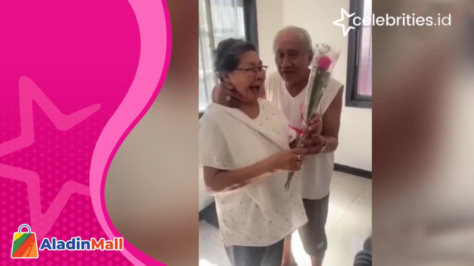 Viral Video Aksi Romantis Seorang Kakek ke Istrinya, So Sweet!