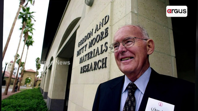 Intel Co-Founder Gordon Moore Dies At 94