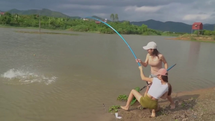 Amazing Fishing | Two Beautiful Girls Trying To Catch Giant Fish | Hook Fishing