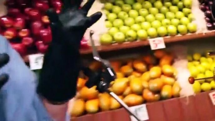 The High Fructose Adventures of Annoying Orange E018 - The Day the Store Stood Still