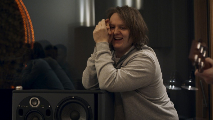 Lewis Capaldi reveals the only way he doesn’t suffer Tourette’s tics