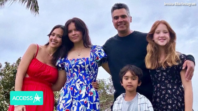 Jessica Alba Poses w_ Three Kids In RARE Photo On Hawaiian Vacation