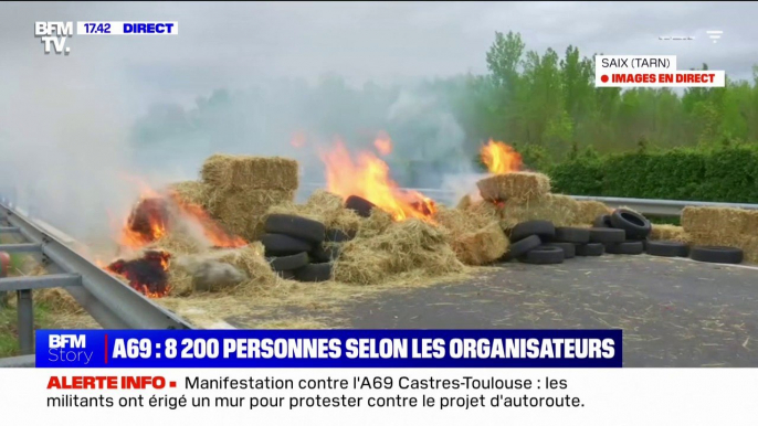 Mobilisation contre l'A69: un feu avec des bottes de foin et des pneus a été allumé sur la route