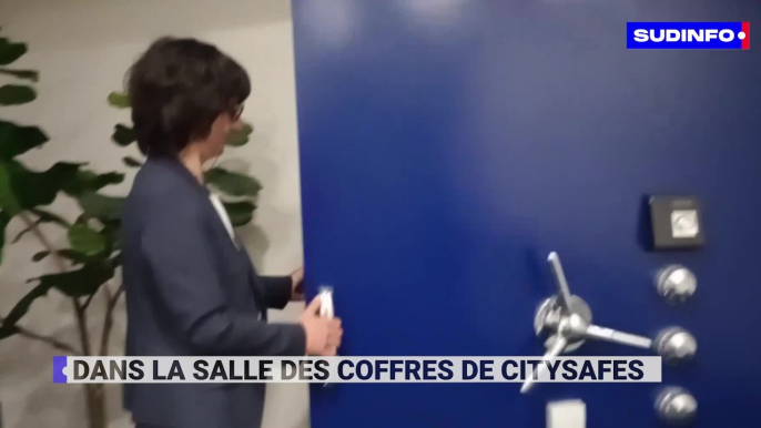 Dans la salle des coffres de "Citysafes" :