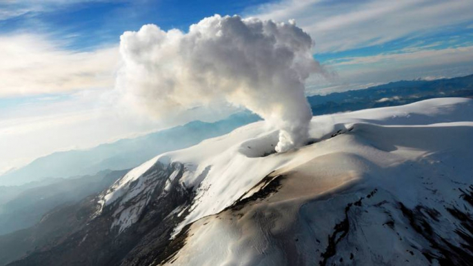 "No nos vamos, aquí somos felices": familias sobre petición de evacuar sus hogares cerca del volcán Nevado del Ruiz