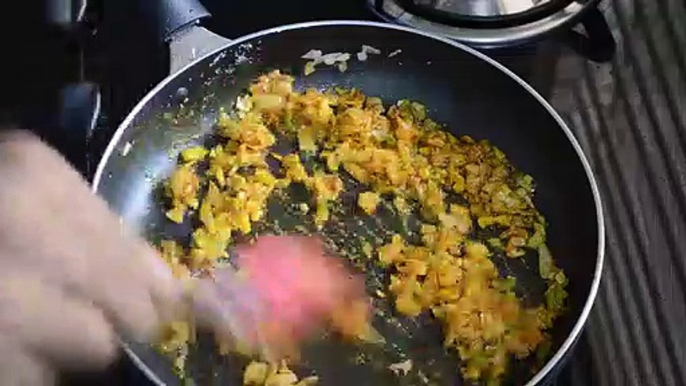 Aloo Ka Bharta Recipe in Hindi - आलू का भरता रेसिपी